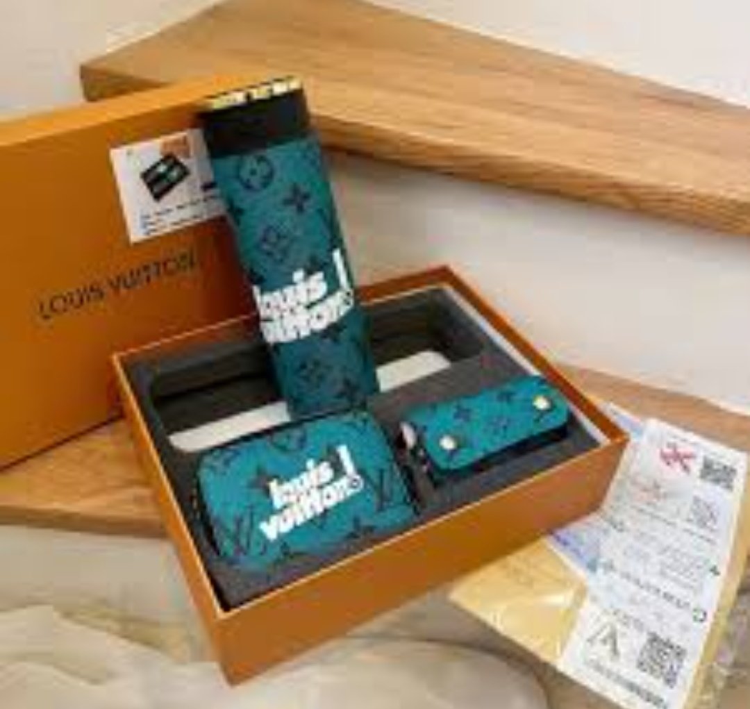 Thermos Tumbler & Wallet & Keyholder Set - Image 6 of 9
